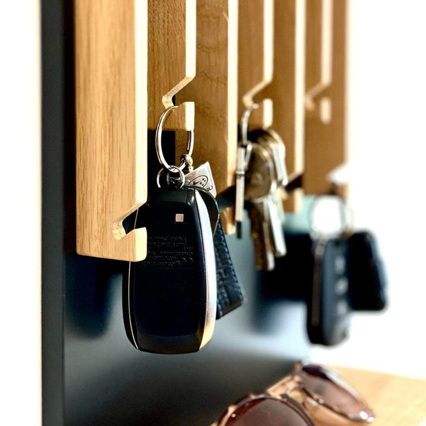 Modern Entryway Key holder with 1 shelf