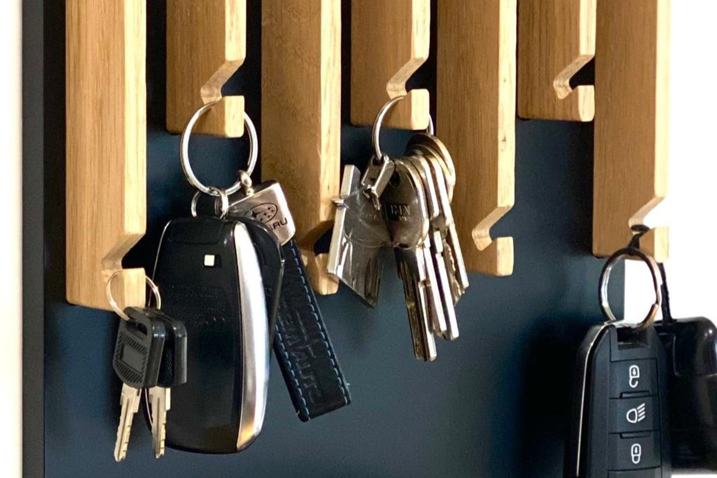 Modern Entryway Key holder with 1 shelf