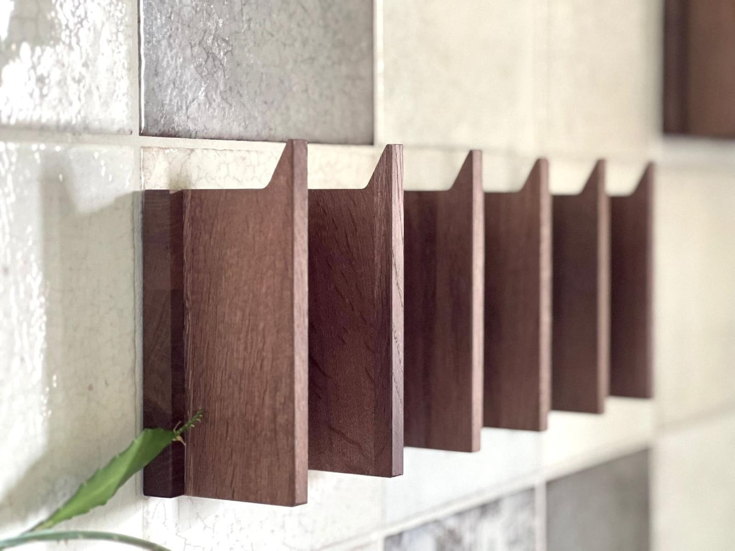 Entrance hall item rack