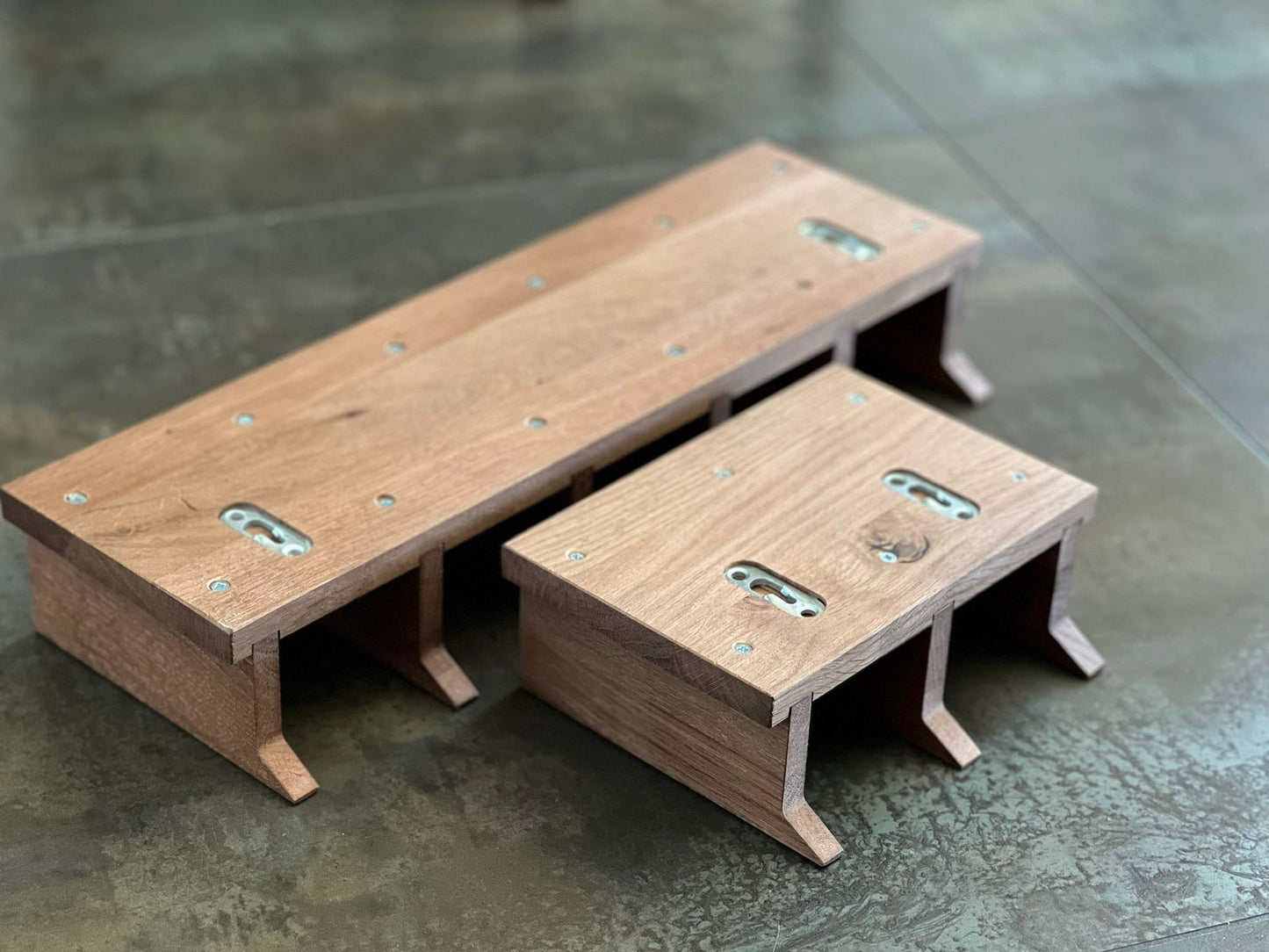 Entrance hall item rack