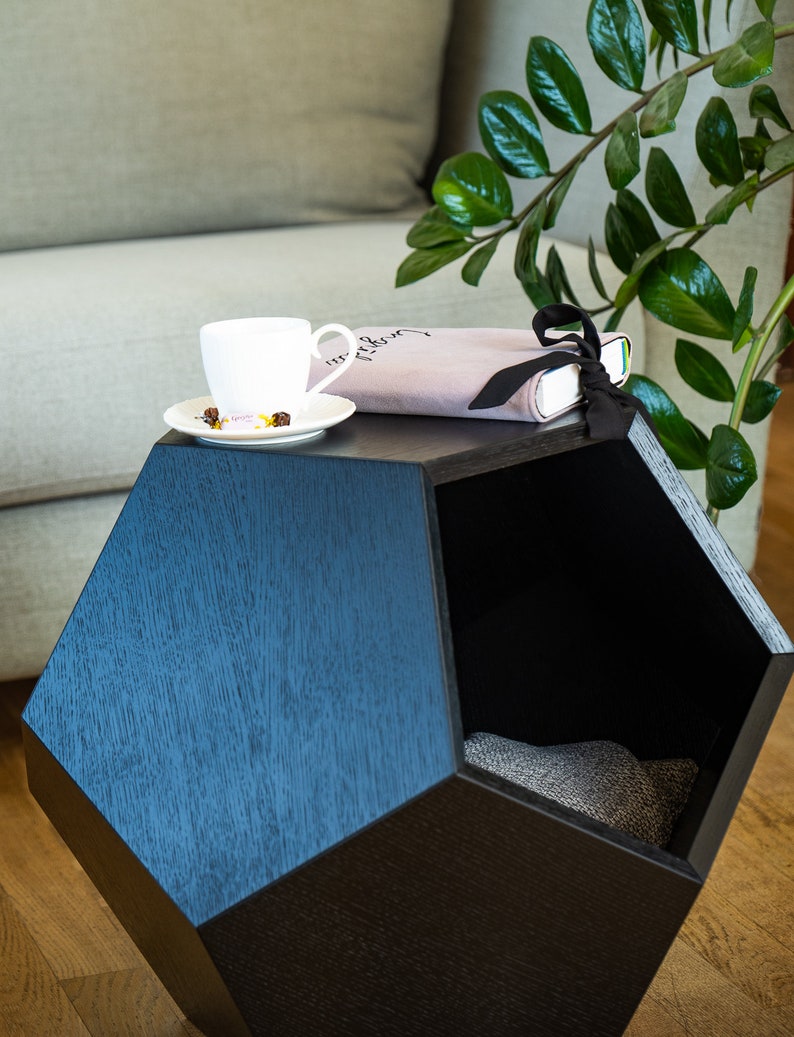 Cat bed polyhedron