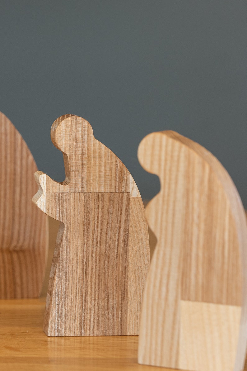 Oak nativity set