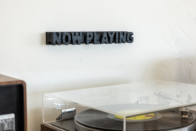 Vinyl record display "Now playing"