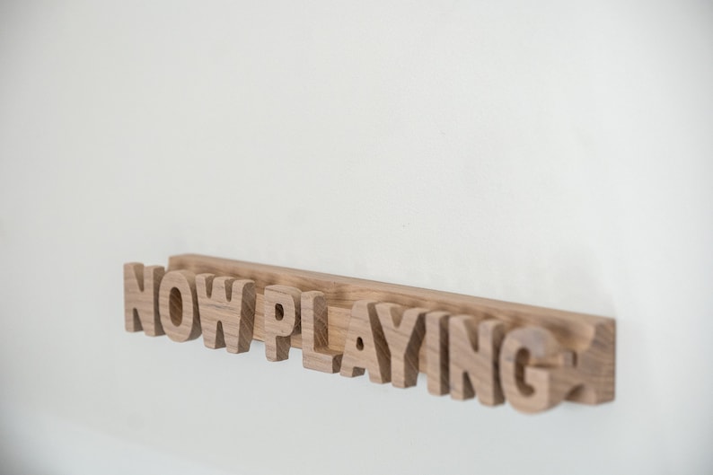 Vinyl record display "Now playing"