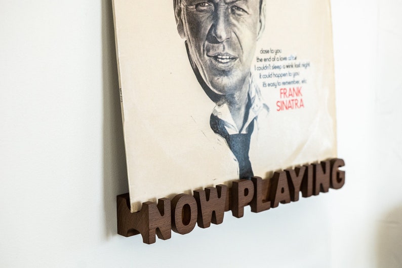 Vinyl record display "Now playing"