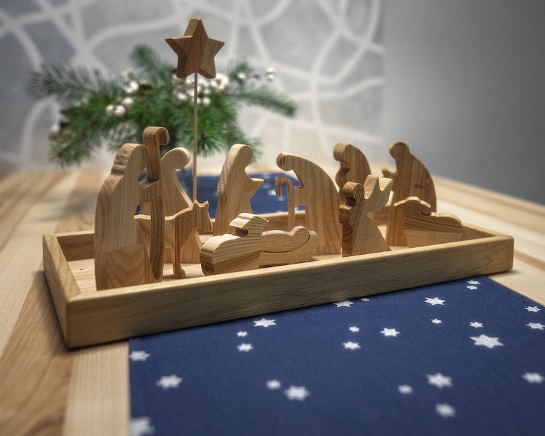 Oak nativity set