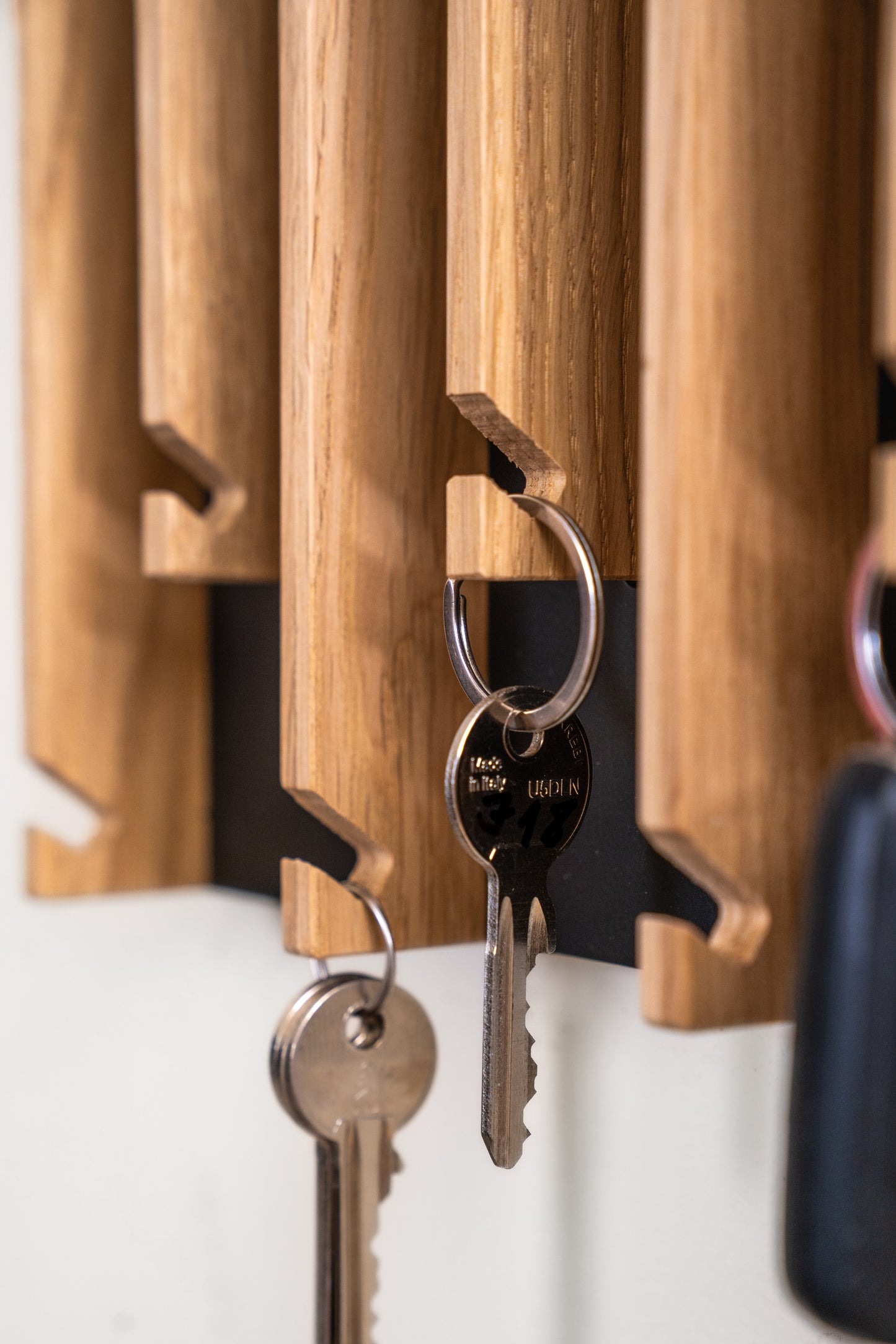 Natural color Oak Modern Entryway Key holder with no shelves