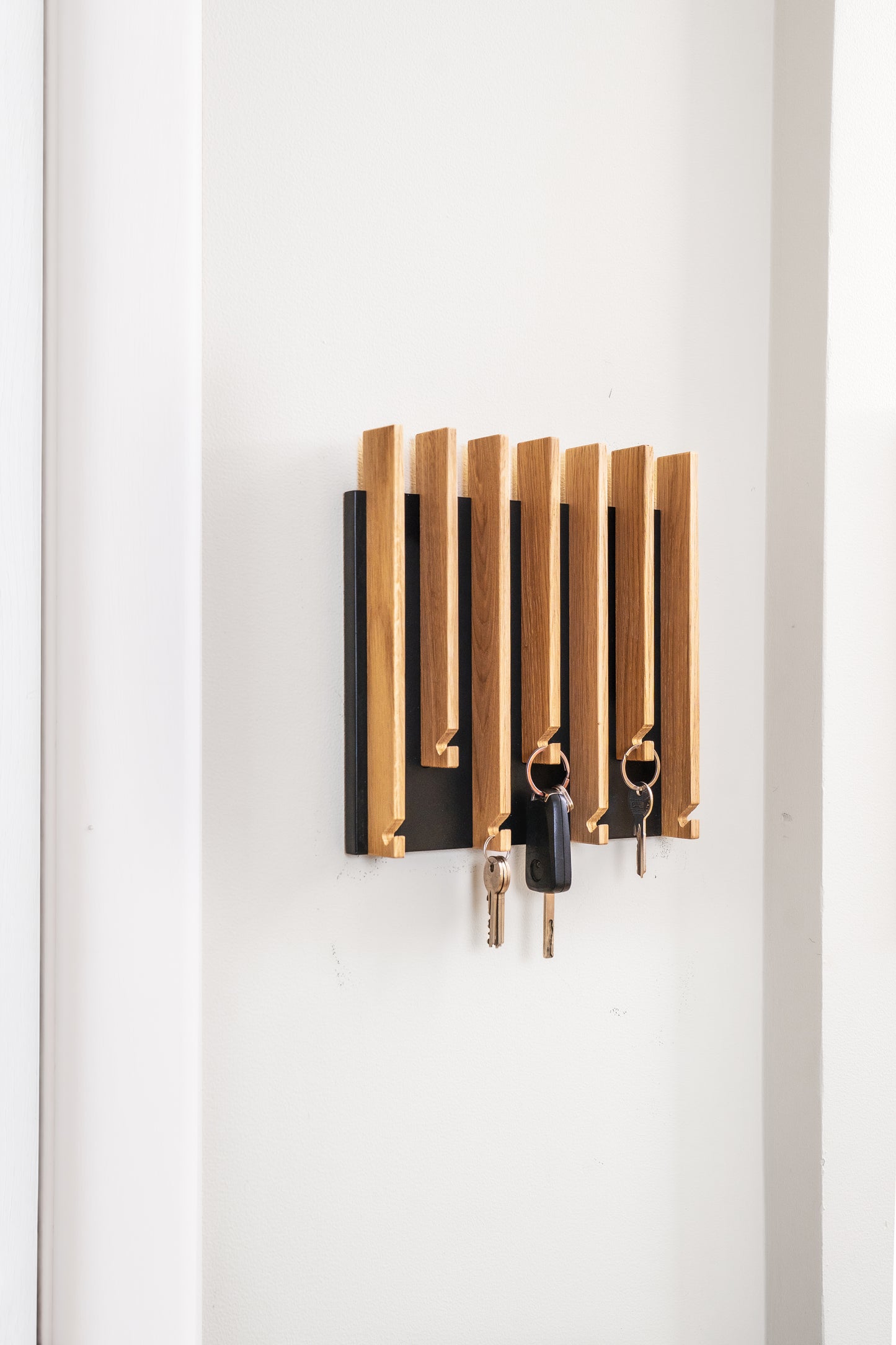 Natural color Oak Modern Entryway Key holder with no shelves