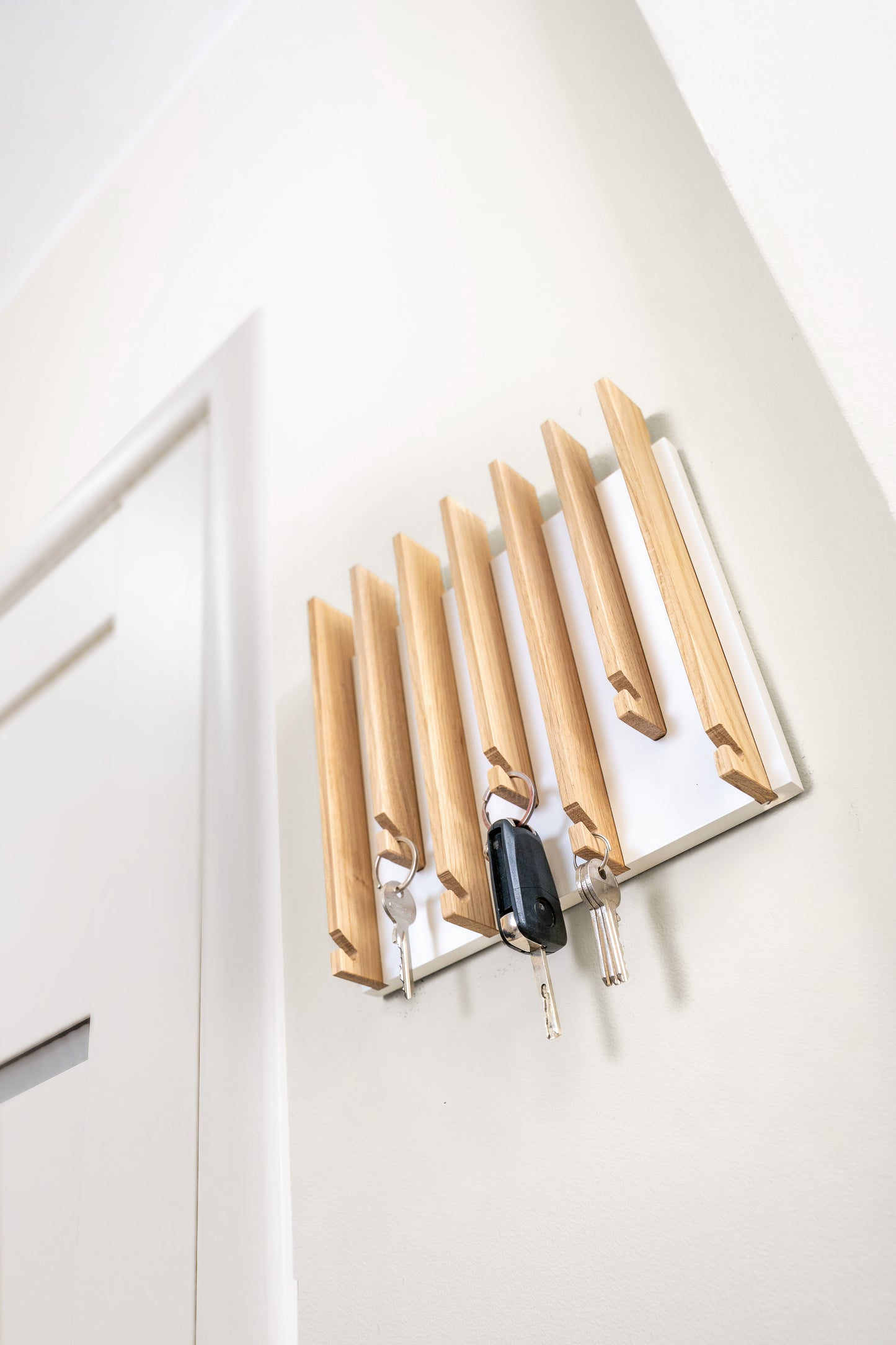 Natural color Oak Modern Entryway Key holder with no shelves
