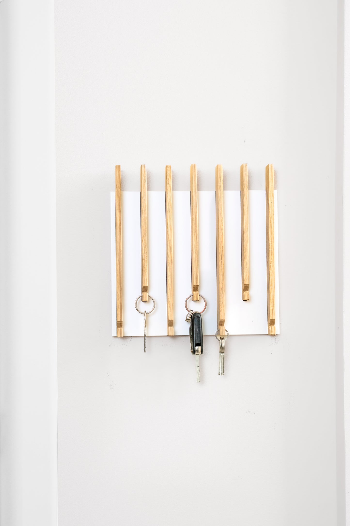 Natural color Oak Modern Entryway Key holder with no shelves