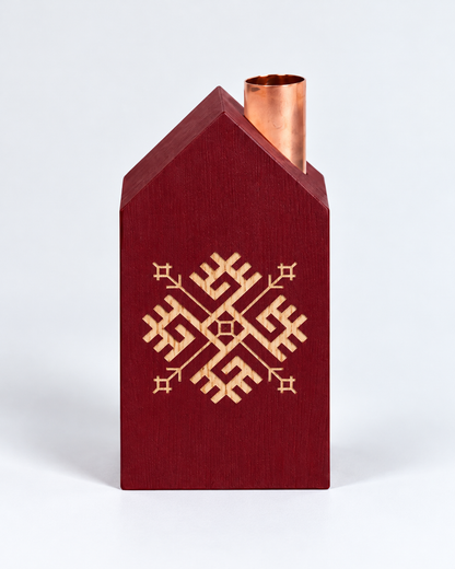 Dark red house candle holder XL – Pērkonkrusts