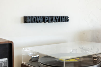 Vinyl record display "Now playing"