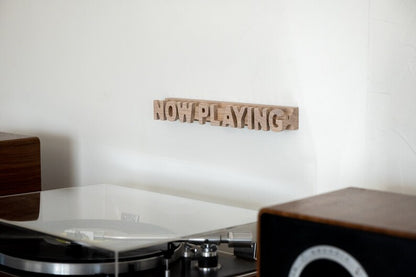 Vinyl record display "Now playing"