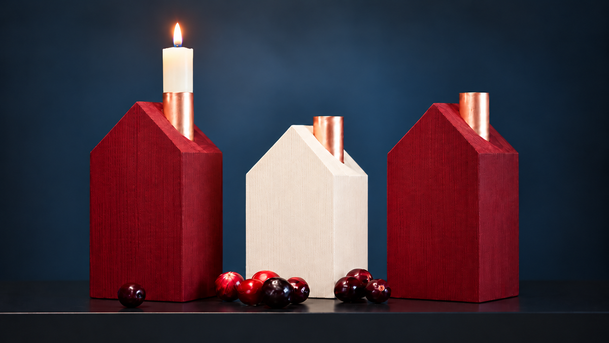Red-white-red house candle holder set